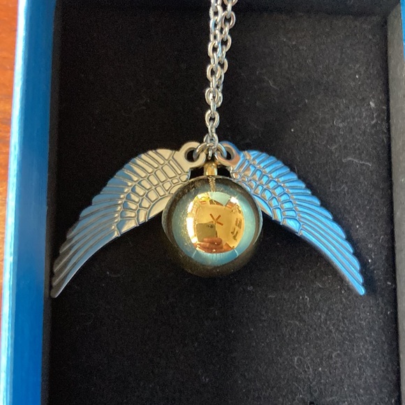BLESSILY Angel Wing Necklace/Golden Snitch - Picture 3 of 7
